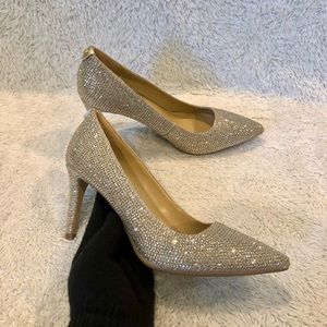 Michael kors Dorothy flex pump size: 6.5